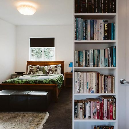 Surf Fitzroy Pet Friendly Villa นิวพลีมัธ ภายนอก รูปภาพ